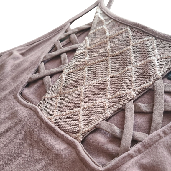 Buckle Red by BKE Lattice High Neck Tank Top Lavender Size Medium - Picture 3 of 6